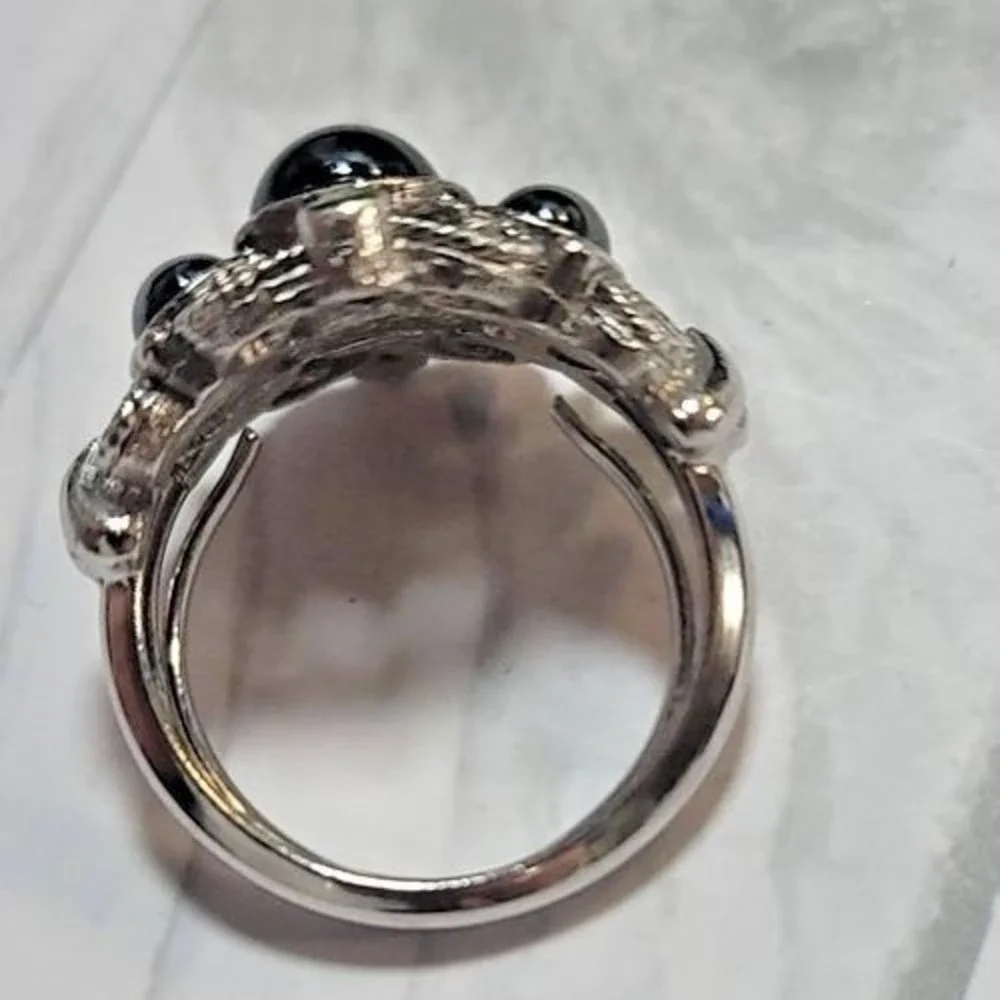 Avon Silver Tone Black Glass Ring adjustable 4‎ Oval Cabochon Cocktail Statement